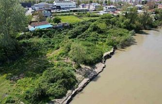 Sakarya’da nehre düşen çocuğu arama çalışmaları bir haftadır sürüyor