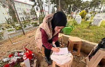 Saldırıda can veren çocukların mezarlarına bırakılan notlar duygulandırdı