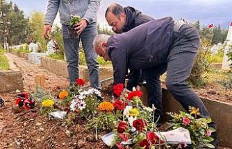 Saldırıda hayatını kaybeden Kerem’in mezarına çiçekler dikildi
