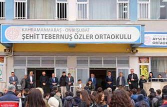 Saldırının gerçekleştiği okulun velileri çocuklarını öperek okula yolladı