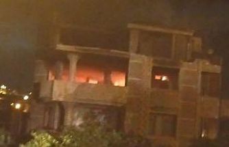 Samandağ’da metruk bina yangını