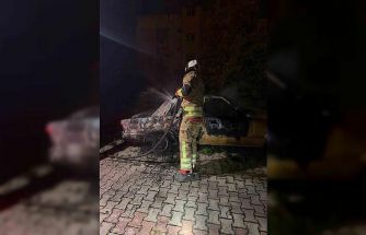 Samandağ’da yanan FİAT TOFAŞ kullanılmaz hale geldi