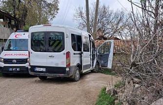 Samsun’da öğrenci servisi direğe çarptı: 12 yaralı