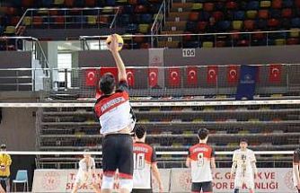 Şanlıurfa Büyükşehir Belediyesi genç erkekler voleybol takımından filede ikinci galibiyet