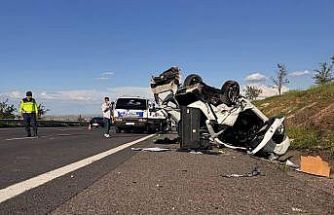 Şanlıurfa’da hafif ticari araç otomobille çarpıştı: 3 ölü, 5 yaralı