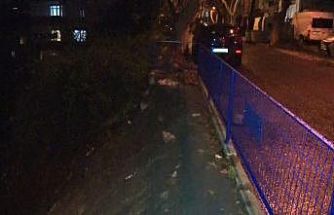 Sarıyer’de yağmur sebebiyle çöken kaldırıma belediye müdahale etmedi