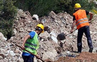 Seydikemer Çatak Mahallesi içme suyu isale hattı yenileniyor