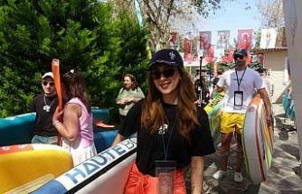 Seyhan Nehri’nde "Su Korteji" renkli görüntülere sahne oldu