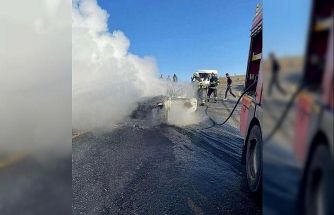 Siirt’te seyir halindeki otomobil alev aldı: 4 kişilik aile son anda kurtuldu
