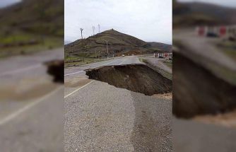 Siirt’te şiddetli yağışların ardından yol çöktü, heyelan meydana geldi