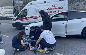 Şişli’de Tesla marka otomobil ile motosiklet çarpıştı: 1 yaralı