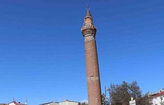 Sivas’ın 8 asırlık eğri minaresi restorasyona alındı