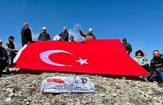 Sivaslı dağcılar 2 bin 211 metrede Türk bayrağı açtı