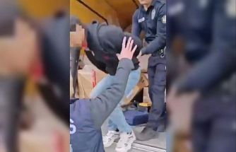 Sivas’ta kamyonette gizlenen 5 kaçak göçmen yakalandı