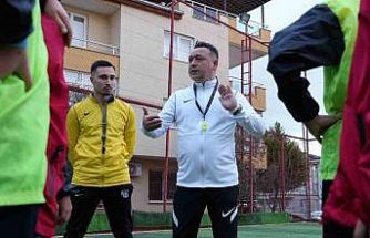 Sokaklardan sahalara uzanan başarı hikayesi: Memurluğu bırakıp hayalindeki kulübü kurdu