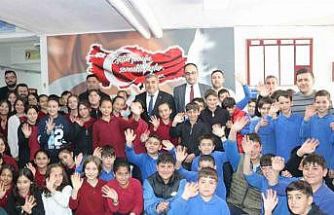 Sünnetci okul programlarına devam ediyor