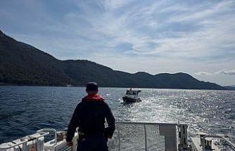 Sürüklenen teknedeki 2 kişi kurtarıldı