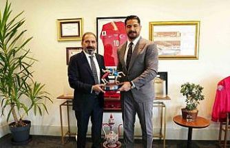 Taha Akgül’den, TFF Başkan Vekili Mecnun Otyakmaz’a ziyaret