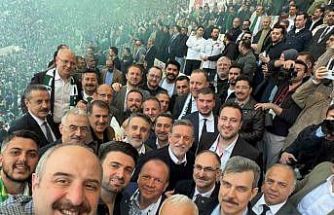 TBMM Komisyon Başkanı Mustafa Varank Varank, Bursa protokolüyle şampiyonluğu kutladı