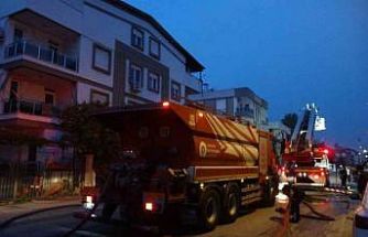 Teras katında çıkan yangın korkuttu