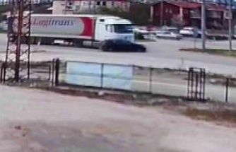 Tırın otomobili önüne katıp sürüklediği kaza kamerada