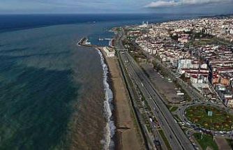 Trabzon’da sahil çamura bulandı