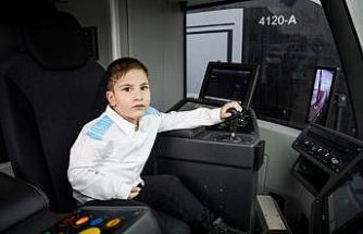 Tramvay tutkunu 6 yaşındaki Muhammet Enes’in hayali gerçeğe dönüştü