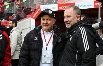 Trendyol Süper Lig: Samsunspor: 0 - Beşiktaş: 0 (Maç devam ediyor)