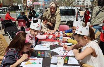 Tunceli Türk Kızılay’ından çocuklara şenlik, büyüklere bağış etkinliği