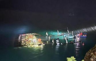 Tur teknesi kayalıklara çarpmıştı, bir kişinin cansız bedenine ulaşıldı