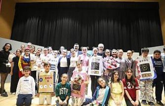 Turgutlu’da minik oyuncular büyüledi