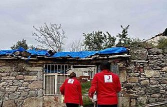 Türk Kızılay Manisa, 3 mahallede gıda kolisi dağıttı