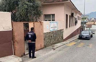 Türkiye’ye örnek olacak uygulama sürüyor: "Zabıta ekiplerinin okul nöbeti"