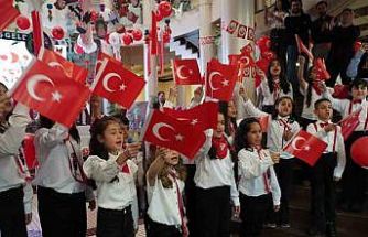 Tuzla Belediye Binasında 23 Nisan coşkusu