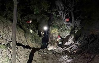 Uçuruma yuvarlanan 3 kişi operasyonla kurtarıldı