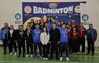 ÜNİLİG Badminton’da Şampiyon BEUN