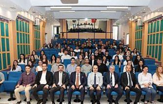 Üniversiteli öğrenciler Denizli OSB Yönetim Kurulu Başkanı Selim Yaymanoğlu ile buluştu