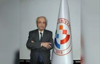 Üniversitenin lojmanında ölü bulundu