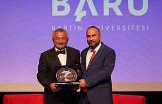 Ünlü saç stilisti üniversite öğrencileriyle buluştu