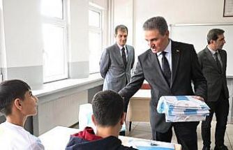 Vali Baruş, lise öğrencileriyle buluştu