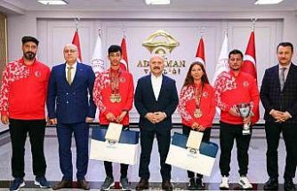 Vali Varol, Balkan şampiyonlarını ödüllendirdi