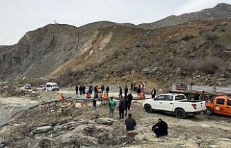 Van-Hakkari kara yolunda heyelan riski devam ediyor