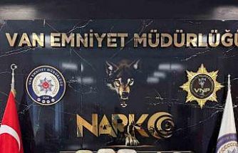 Van’da durdurulan kamyondan 74 kilo uyuşturucu çıktı
