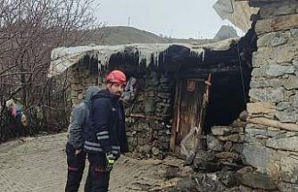 Van’da kümes ve tandır olarak kullanılan yapı çöktü