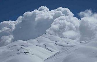 Van’ın yüksek kesimlerinde kar güzel manzaralar oluşturdu