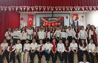 Vanlı miniklerden yürekleri ısıtan etkinlik: Konser gelirini Mehmetçik Vakfı’na bağışladılar