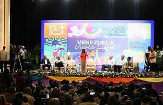 Venezuelalılar ABD yaptırımlarının kaldırılması için yürüyüş başlattı