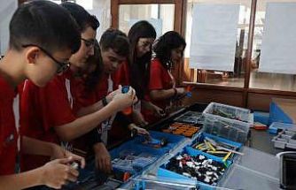 Yalovalı öğrenciler kısıtlı imkanlarla dünya devlerine meydan okuyor