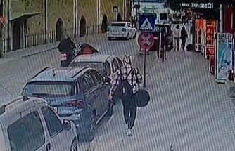 Yaya geçidinde karşıya geçen kadın, motosikletin çarpmasıyla yaralandı