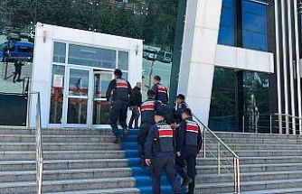 Yayınladığı videoyla, evlenmek istediği kadını teslim etmezlerse saldırı yapacağını söyledi, gözaltına alındı